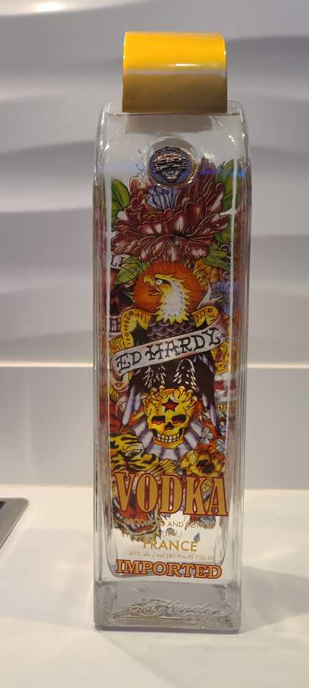Ed Hardy   (750 mL) alcohol collectible [Barcode 895645002126] - Main Image 3