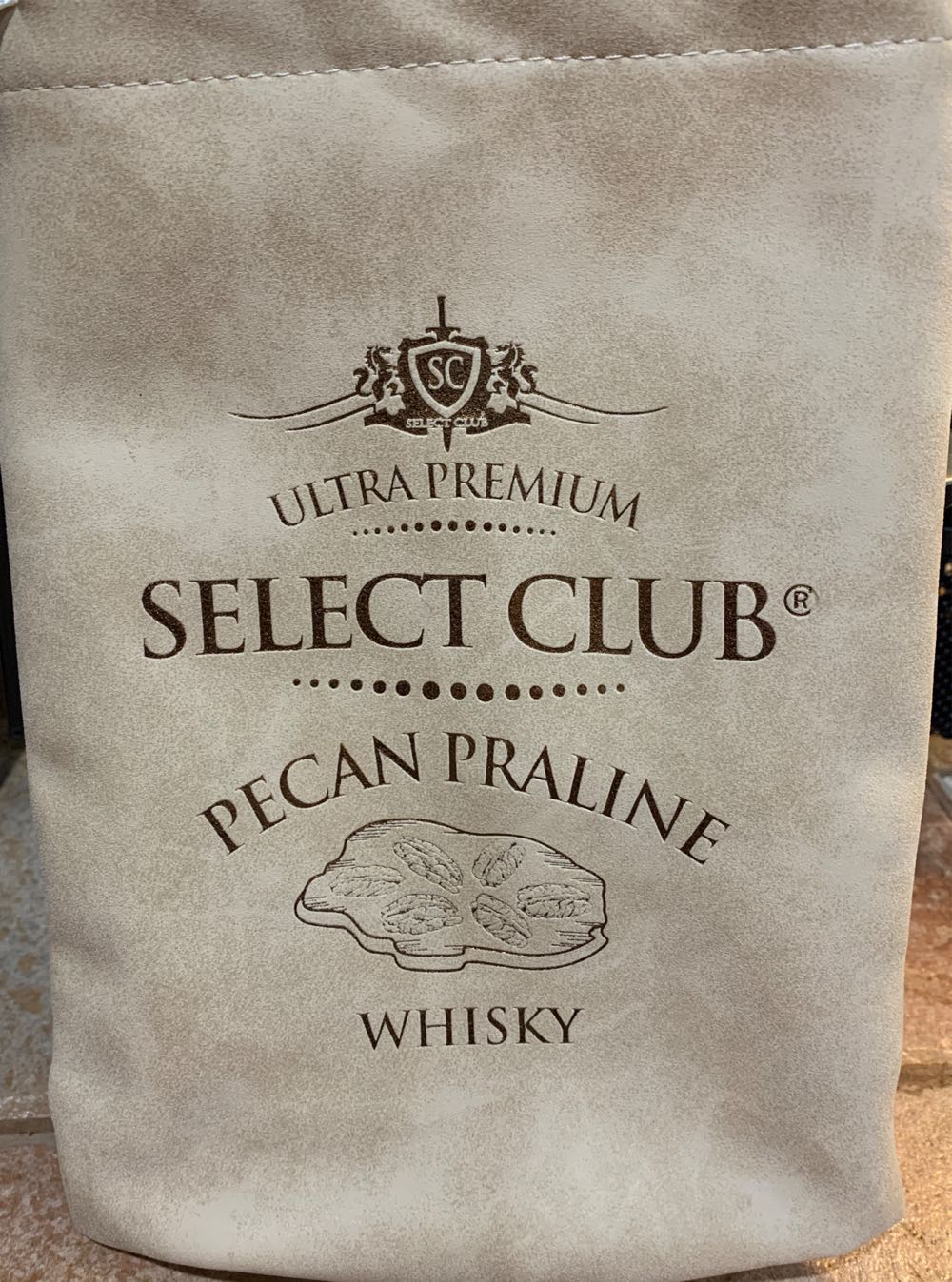 Select Club Pecan Praline Whisky In Leather Bag - Select Club/Canada (750 mL) alcohol collectible [Barcode 009016019334] - Main Image 3