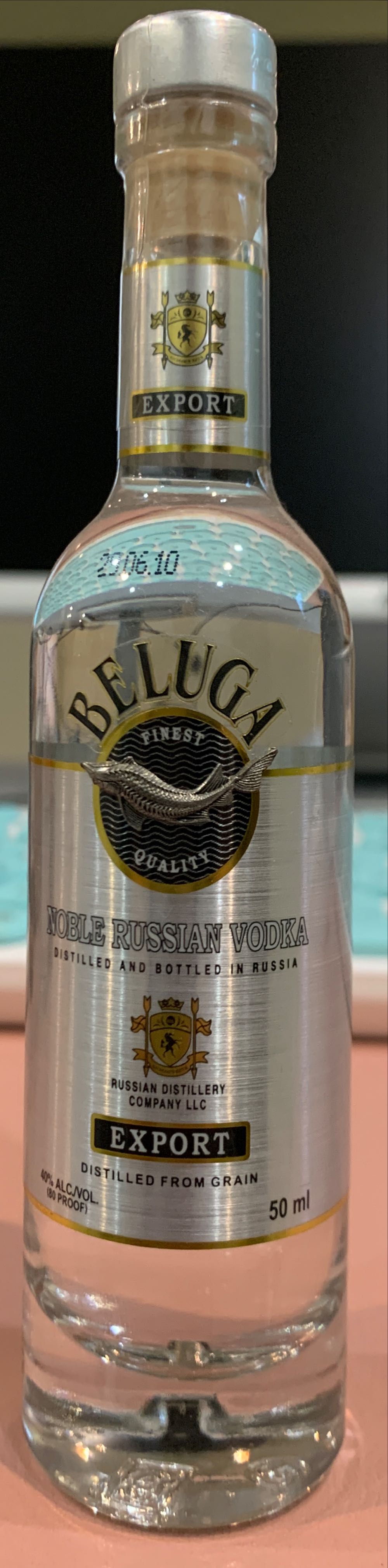 Beluga Noble Russian Vodka Wine  alcohol collectible [Barcode 736040517870] - Main Image 2