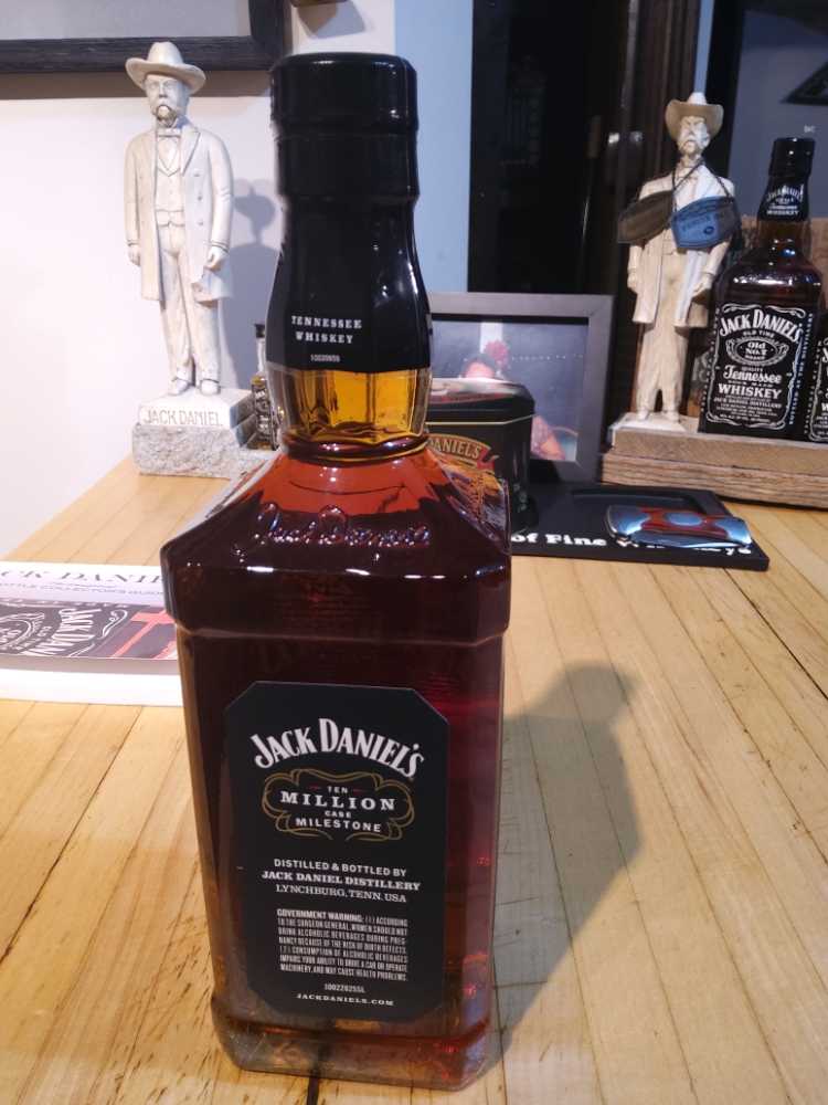Employee Ten Million Case Milestone 2011 - Jack Daniel‘s Distillery (750 mL) alcohol collectible - Main Image 4