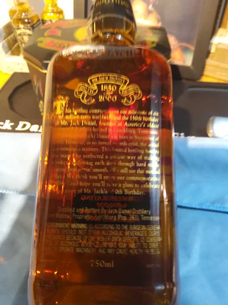 150 th Birthday Commemorating 6 Million Worldwide 2000 With Box - Jack Daniel‘s Distillery (750 mL) alcohol collectible - Main Image 2