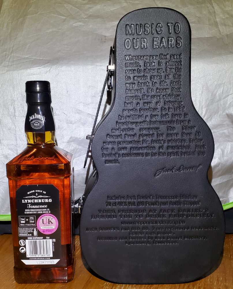 Guitar Case (UK) - Jack Daniel Distillery (700 mL) alcohol collectible [Barcode 5099873089798] - Main Image 2