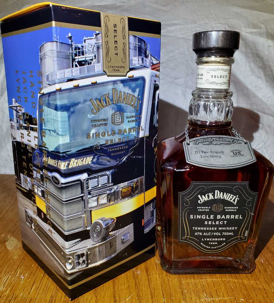 USC (7) ”JD Fire Brigade Lynchburg” - Jack Daniels’ Distillery (750 mL) alcohol collectible [Barcode 082184087008] - Main Image 2