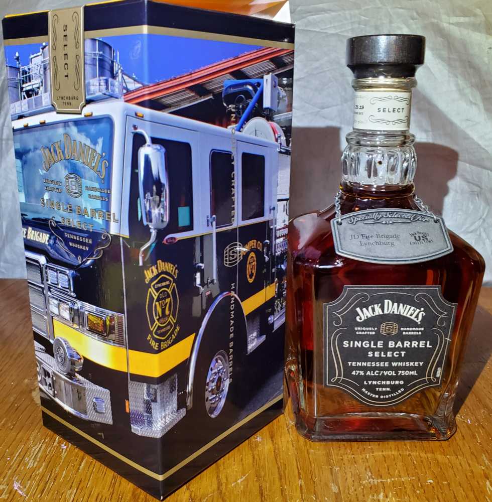USC (7) ”JD Fire Brigade Lynchburg” - Jack Daniels’ Distillery (750 mL) alcohol collectible [Barcode 082184087008] - Main Image 3