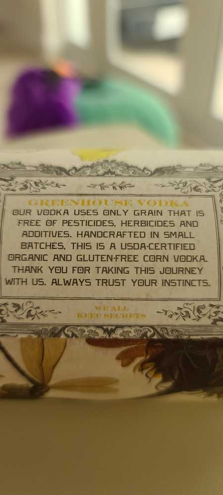 Green House - Green House Vodka (750 mL) alcohol collectible [Barcode 051497180157] - Main Image 2