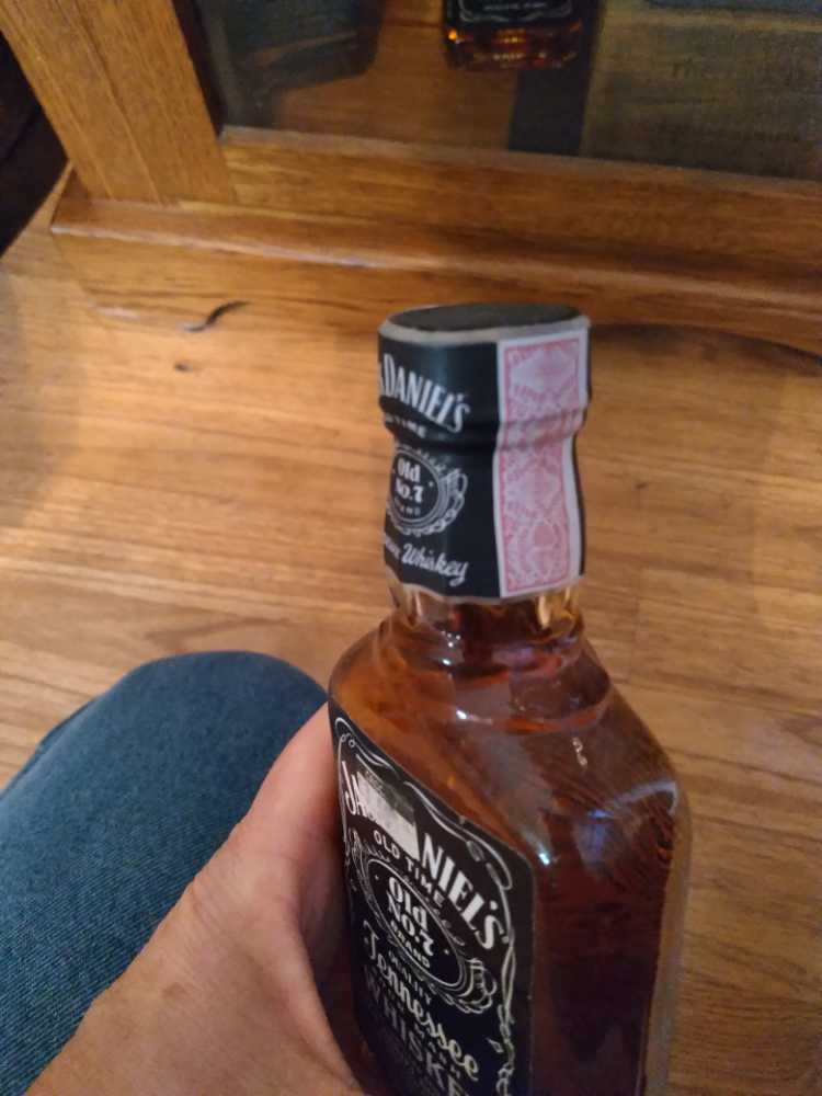 Black Label Fake Seal - Jack Daniel Distillery (200 mL) alcohol collectible [Barcode 082184090268] - Main Image 2