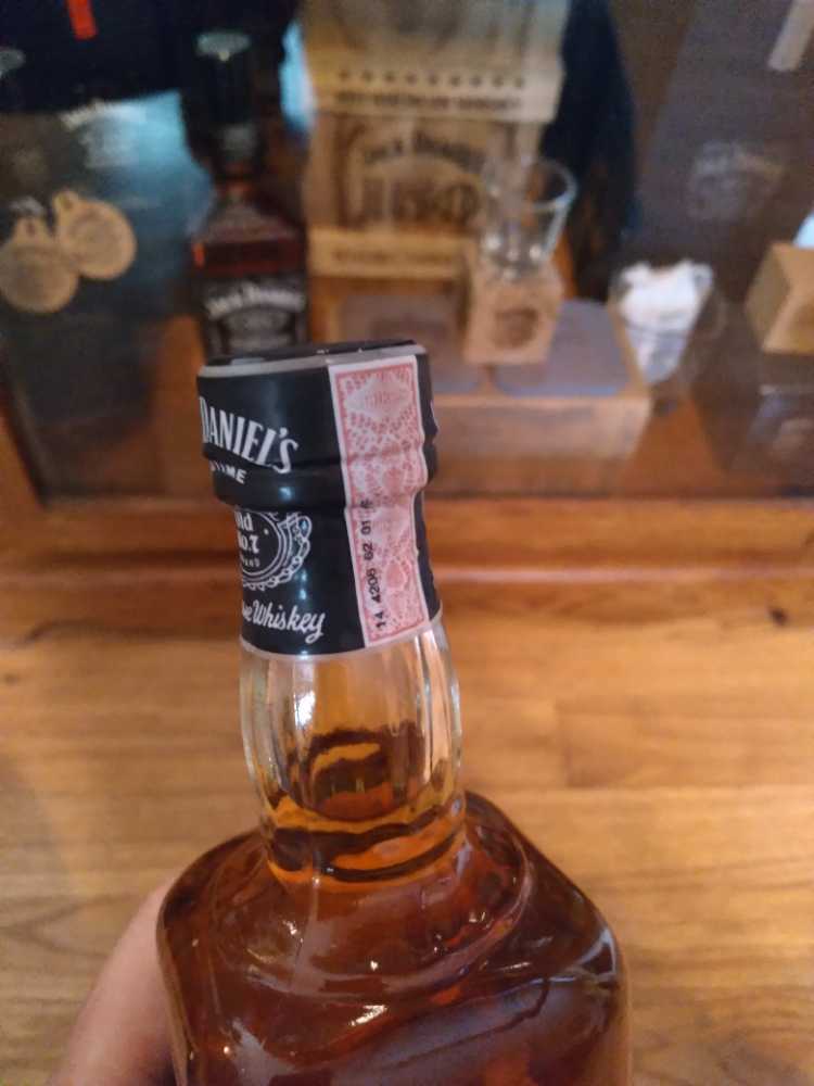 Jack Daniels - Jack Daniel Distillery (375 mL) alcohol collectible [Barcode 082184090510] - Main Image 2