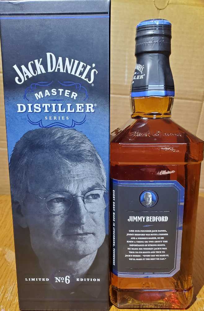 Master Distiller 6 - Jack Daniels Distillery (750 mL) alcohol collectible [Barcode 082184065518] - Main Image 3