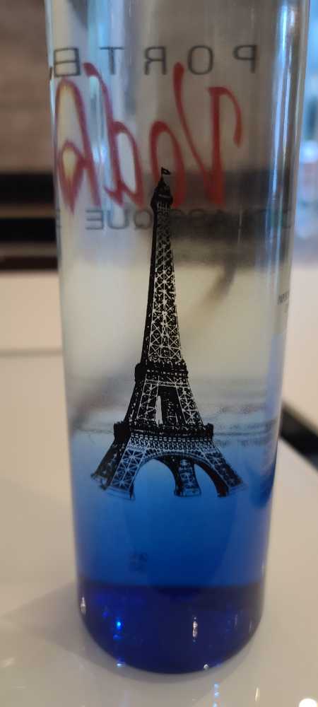 Le VODKA Classique - Le Vodka 16100 (750 mL) alcohol collectible [Barcode 085219170003] - Main Image 2