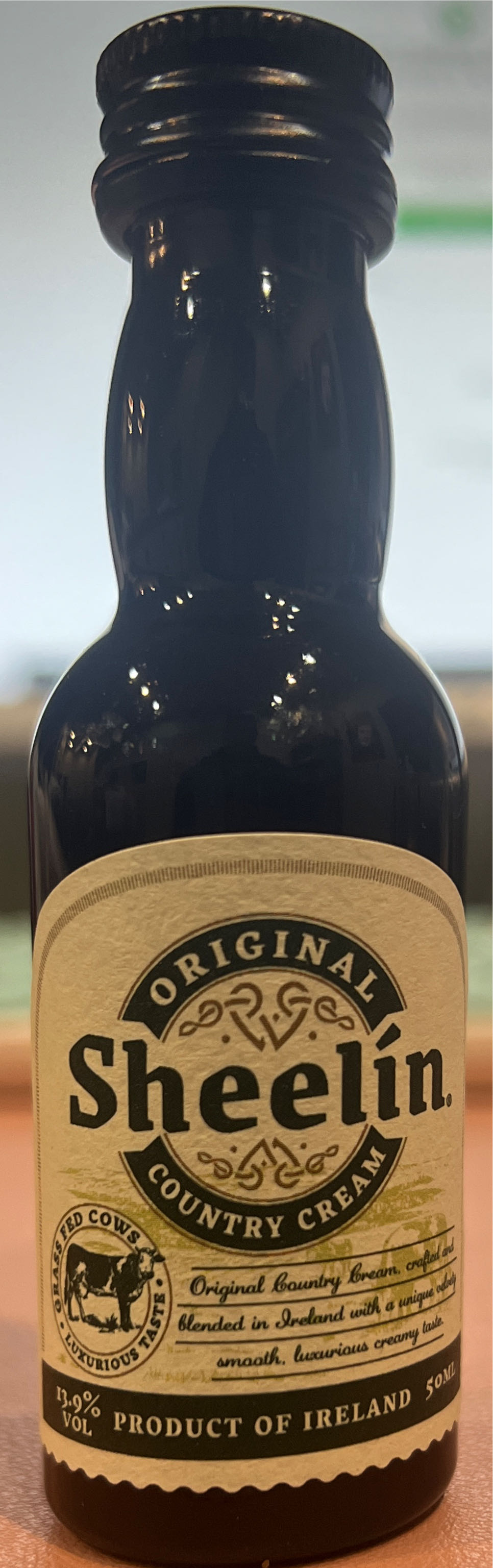 Sheelin Irish Cream - R.A. Merry & Co. (50 mL) alcohol collectible - Main Image 2