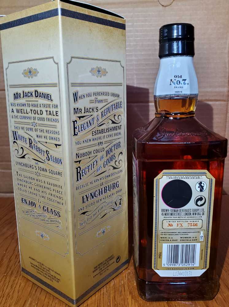 White Rabbit Saloon Bottle - Special Edition - Jack Daniel‘s Distillery (700 mL) alcohol collectible [Barcode 5099873052914] - Main Image 2