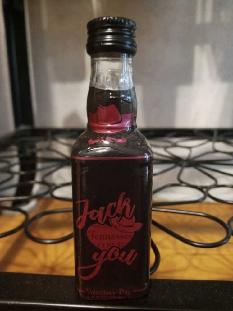 Jack Daniel’s Valentine’s Day 2019  (50 mL) alcohol collectible - Main Image 2