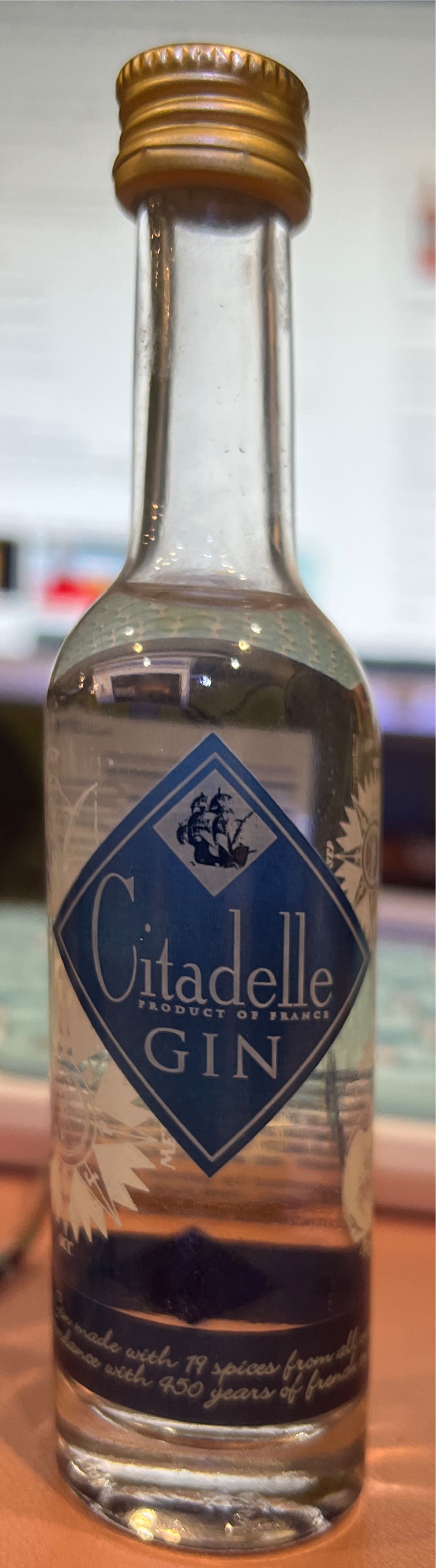 Citadelle Gin Citadelle  alcohol collectible [Barcode 695521103004] - Main Image 2