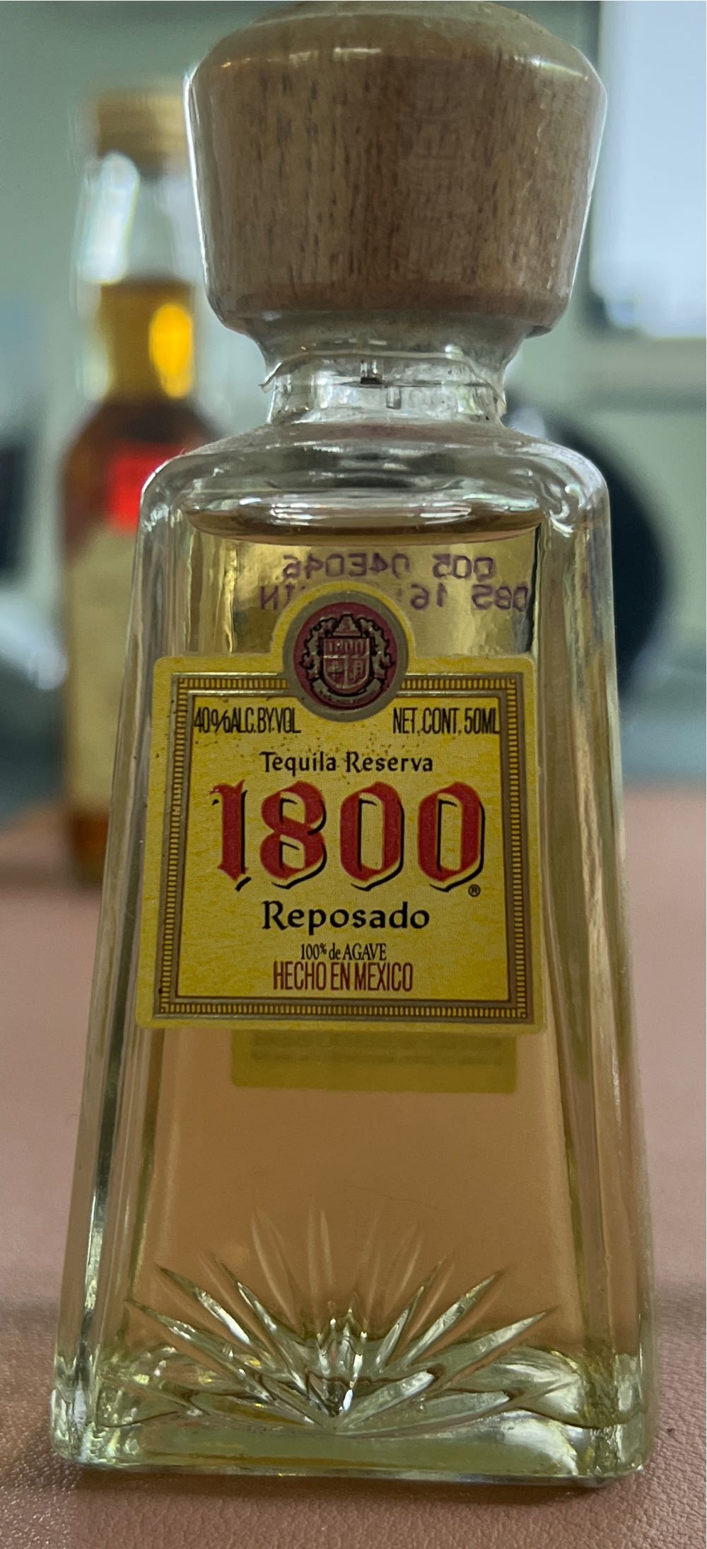 1800 Resposado  alcohol collectible [Barcode 721059220507] - Main Image 2