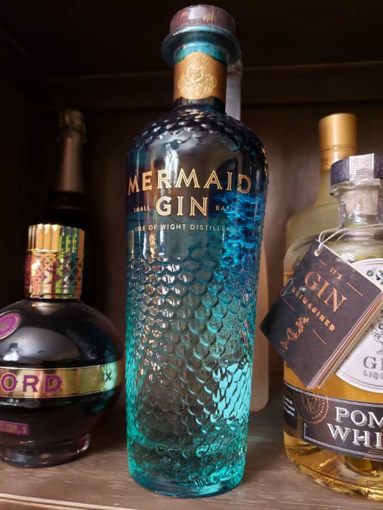 Mermaid Gin - Isle Of Wight Distillery (1 L) alcohol collectible [Barcode 5060508970064] - Main Image 2