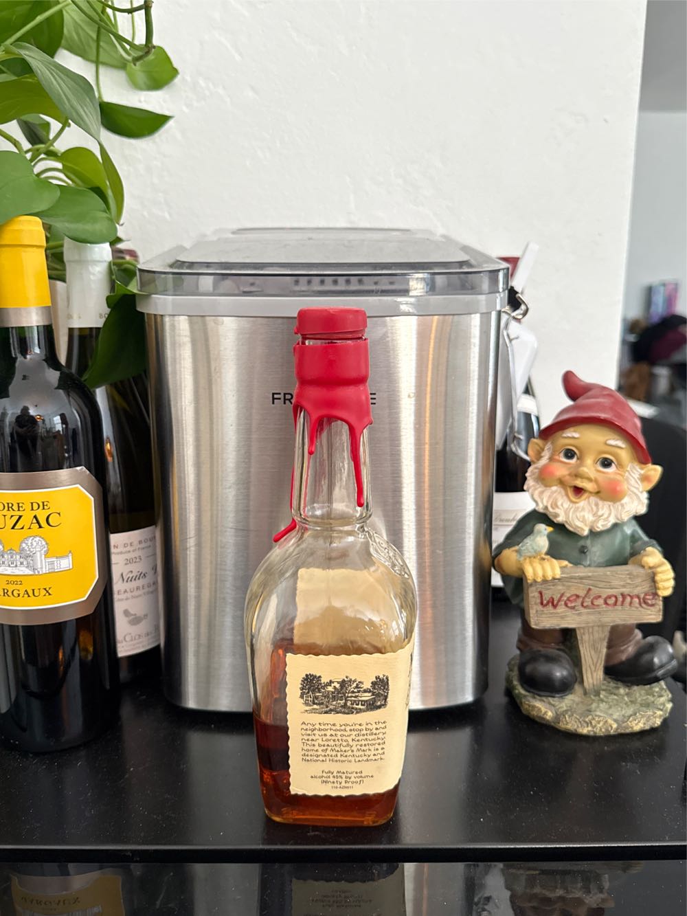 Maker’s Mark - The Maker’s Mark Distillery, Inc. (750 mL) alcohol collectible [Barcode 085246139431] - Main Image 4