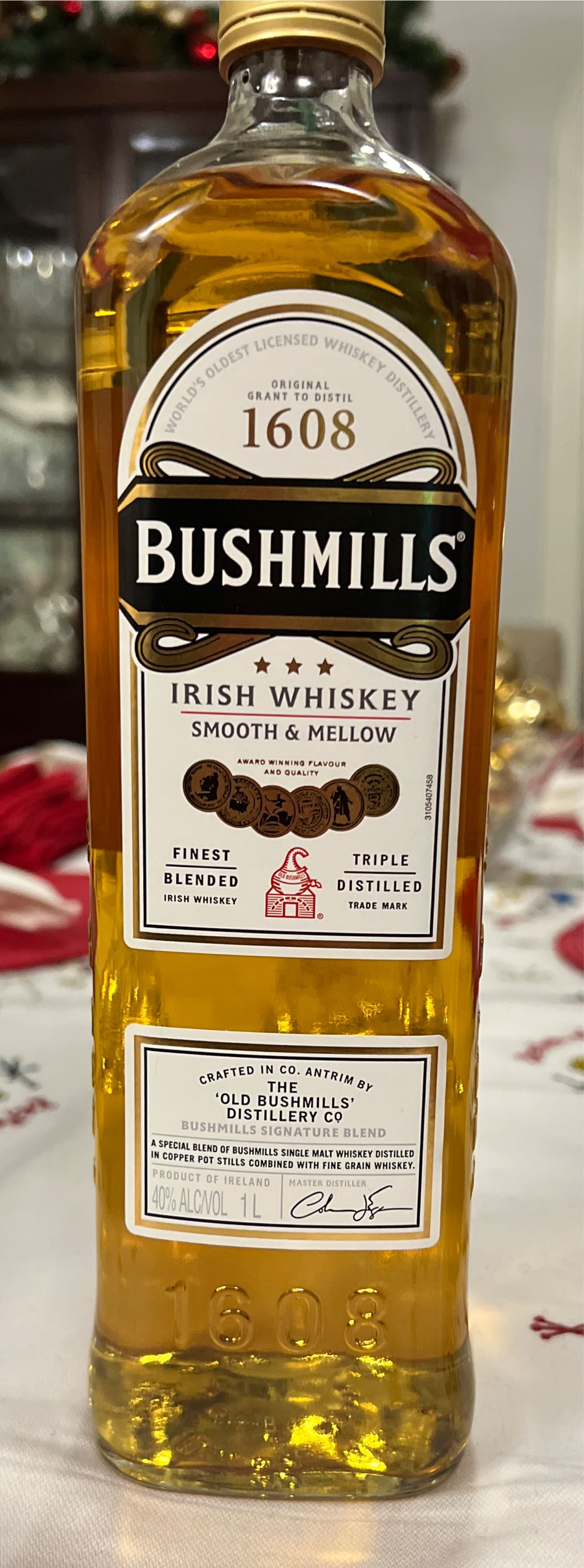 Bushmills Irish Whiskey Nv 1.0 L.  (1 L) alcohol collectible [Barcode 811538016155] - Main Image 2