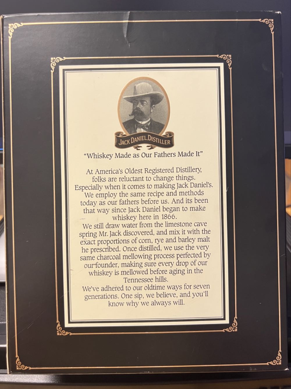 Set Black Label With Two Shoots - Jack Daniel Distillery (375 mL) alcohol collectible [Barcode 082184081785] - Main Image 2