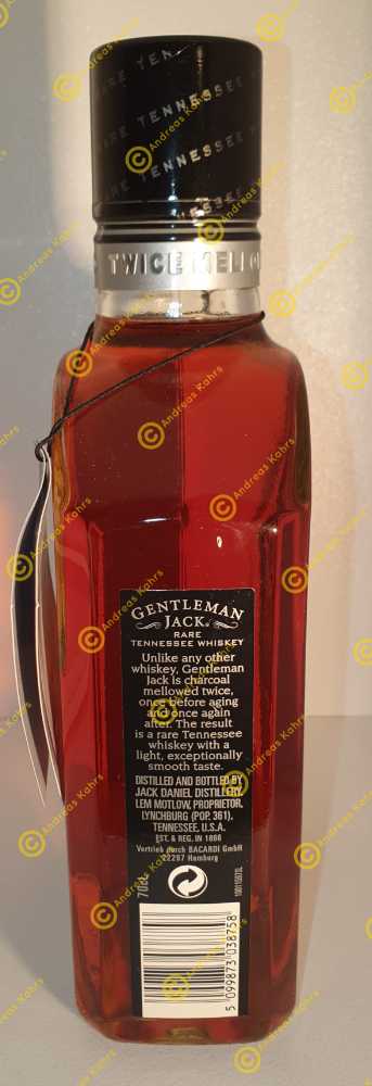 Gentleman Jack With Tag - Jack Daniels Distillery (700 mL) alcohol collectible [Barcode 5099873038758] - Main Image 2