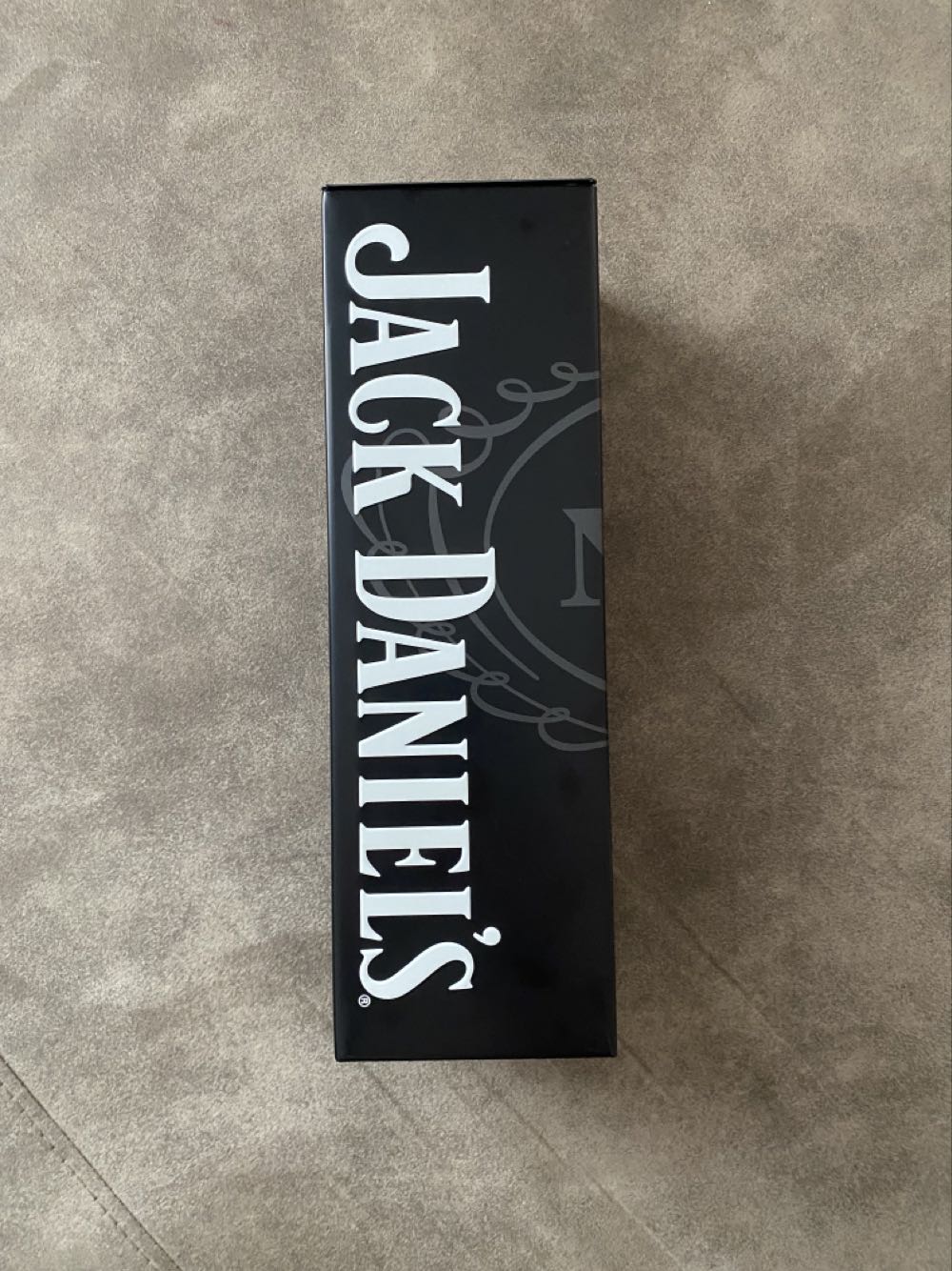 Jahresdose Leer Blacklabel  - Jack Daniels Distillery (700 mL) alcohol collectible [Barcode 5099873218440] - Main Image 2