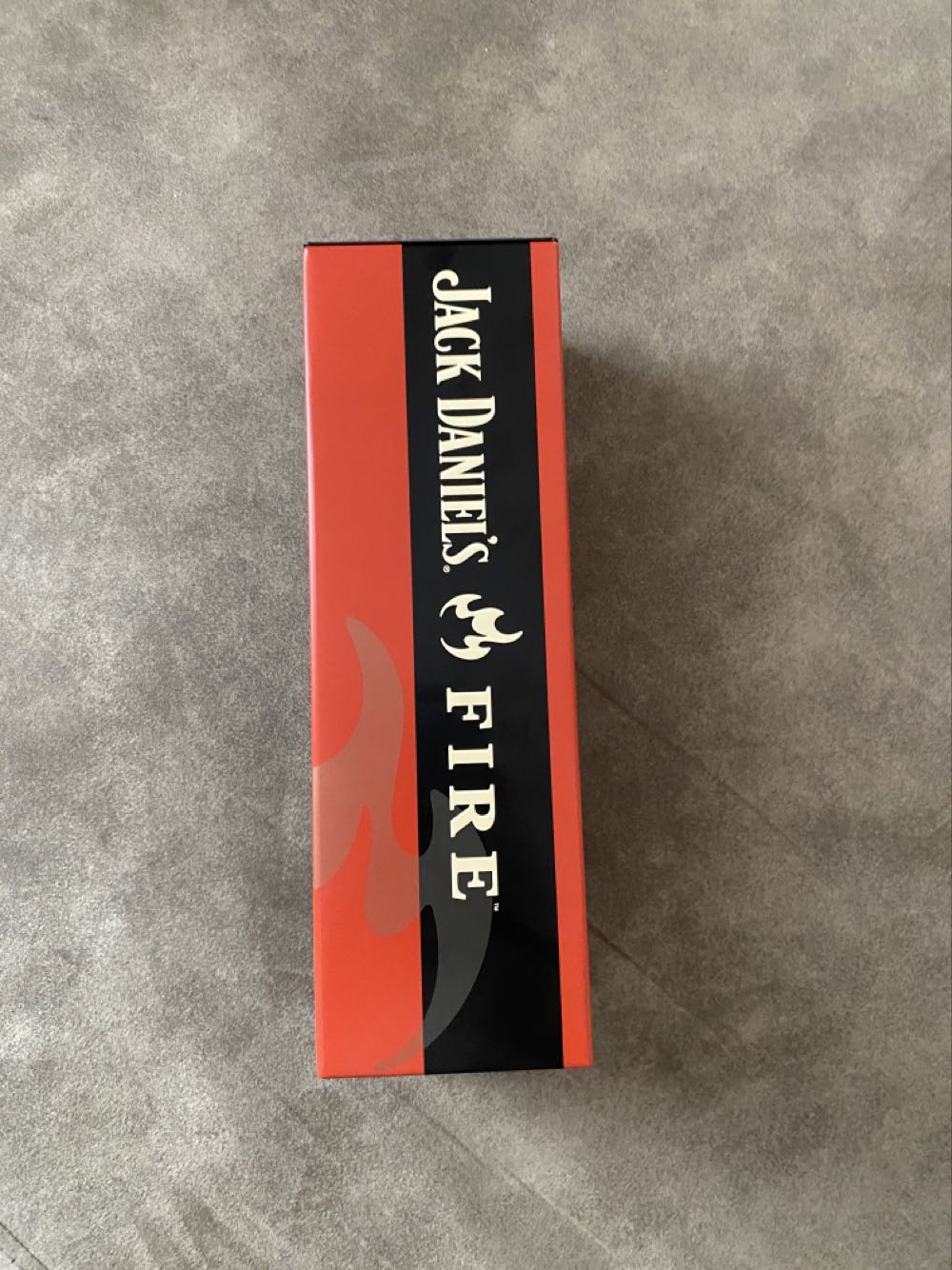 2019 (1) - Jack Daniel’s Tin Set - Fire - Jack Daniel‘s Distillery (700 mL) alcohol collectible [Barcode 5099873010686] - Main Image 4