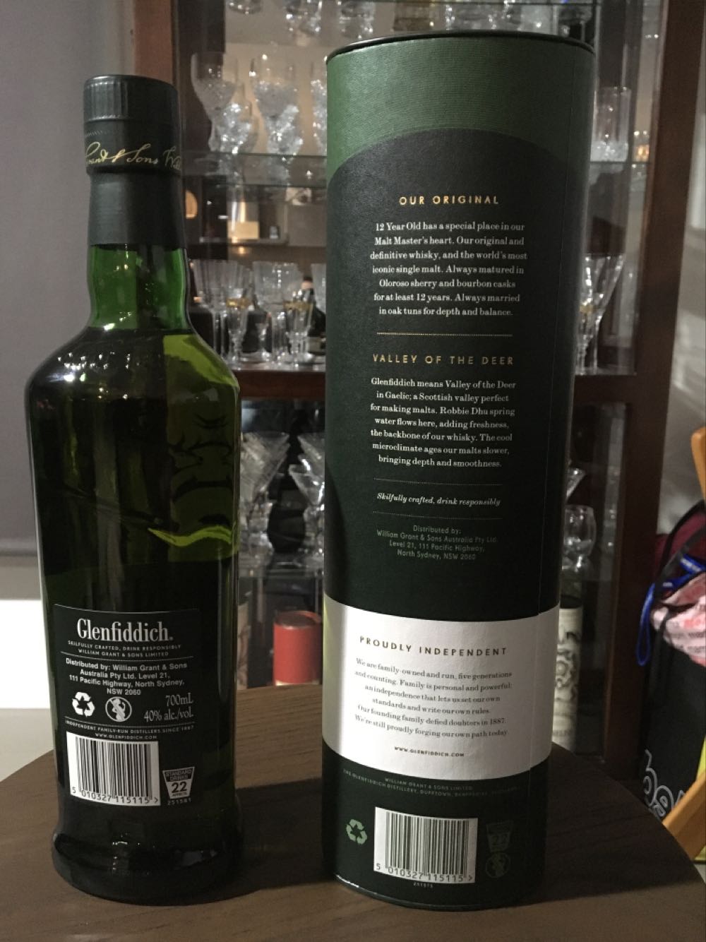 Glenfiddich 12yo Single Malt Scotch Whisky 700ml - Glenfiddich (700 mL) alcohol collectible [Barcode 5010327115115] - Main Image 2