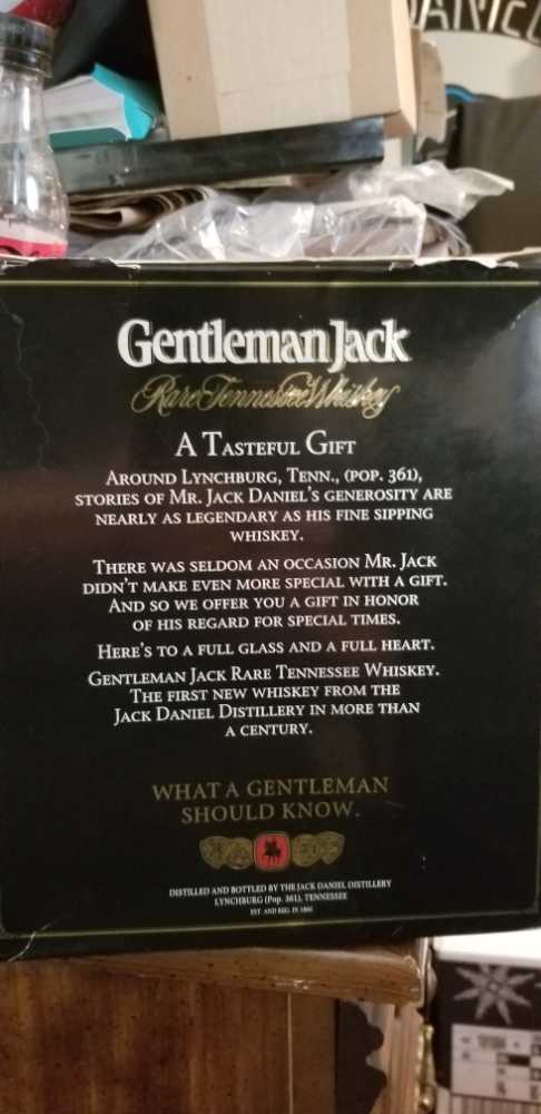 JD Gentleman Jack Gift Set - Jack Daniel’s Distillery, Lynchburg, TN (750 mL) alcohol collectible [Barcode 082184083048] - Main Image 2