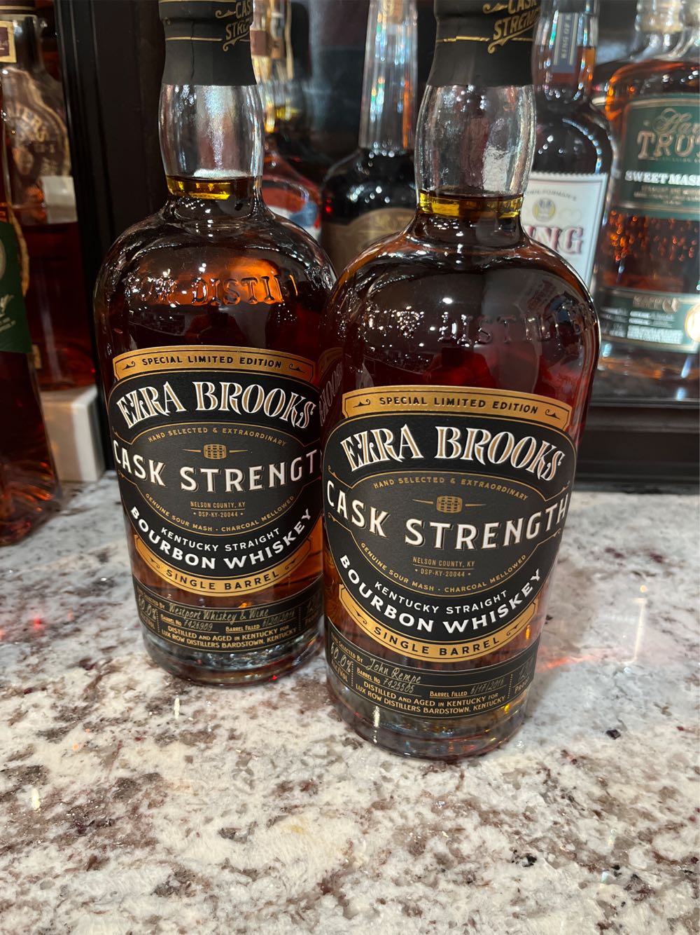Ezra Brooks Cask Strength SiB Select - Lux Row Distillers (750 mL) alcohol collectible [Barcode 088352136233] - Main Image 2