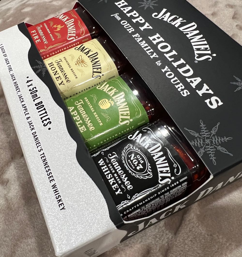 50ML Square Gift Set - Jack Daniel‘s Distillery (50 mL) alcohol collectible [Barcode 082184205501] - Main Image 4