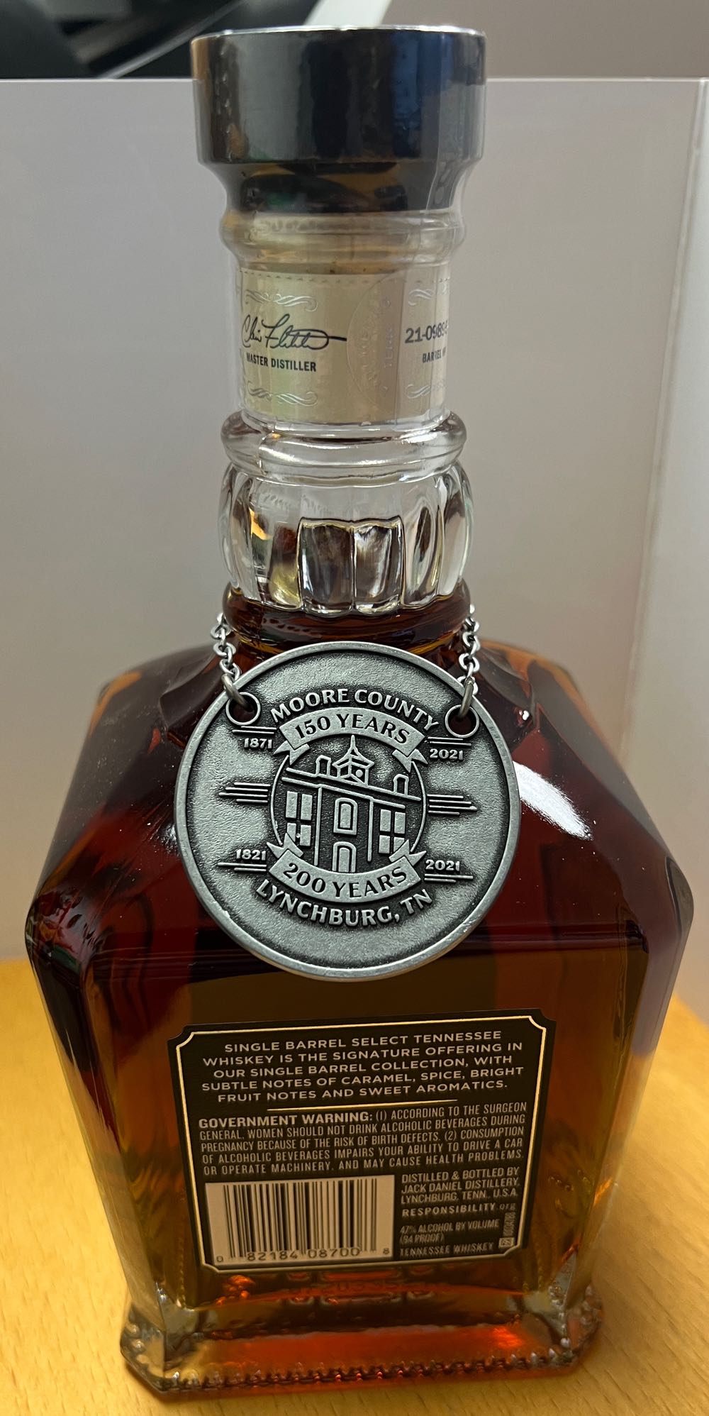 200 Year’s Lynchburg Christmas In 2021 - Jack Daniel Distillery (750 mL) alcohol collectible [Barcode 082184087008] - Main Image 4