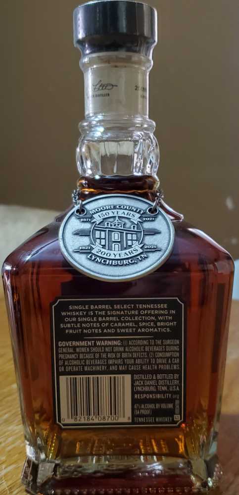 Single Barrel Select "Christmas In Lynchburg” - Jack Daniels’ Distillery (750 mL) alcohol collectible [Barcode 082184087008] - Main Image 3