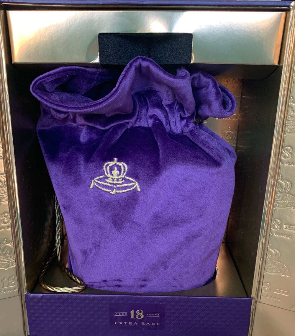 Crown Royal Extra Rare 18 Years - Crown Royal Distilling Co. (750 mL) alcohol collectible [Barcode 082000796794] - Main Image 3