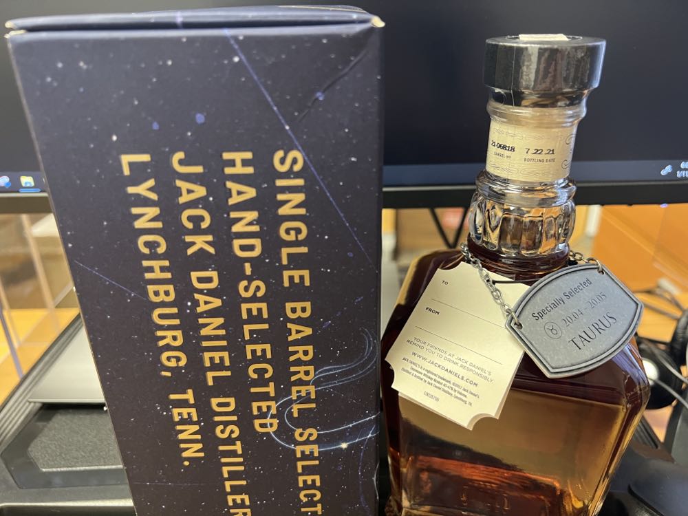 Zodiac Taurus 2021 Poland - Jack Daniel Distillery (700 mL) alcohol collectible - Main Image 4