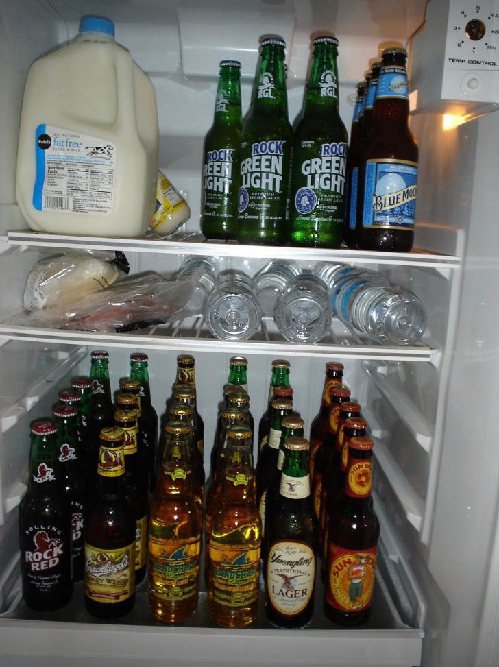 Leinenkugel’s Sunset Wheat - Leinenkugel’s Brewing Company, Chippewa Falls alcohol collectible - Main Image 2