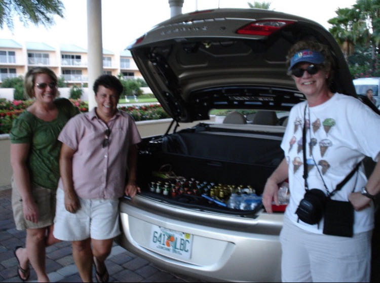 Leinenkugel’s Sunset Wheat - Leinenkugel’s Brewing Company, Chippewa Falls alcohol collectible - Main Image 3