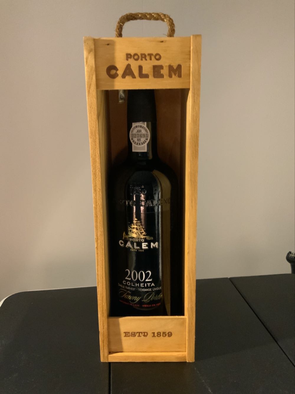 Calem Colheita Port Wine  alcohol collectible [Barcode 5601077211303] - Main Image 3