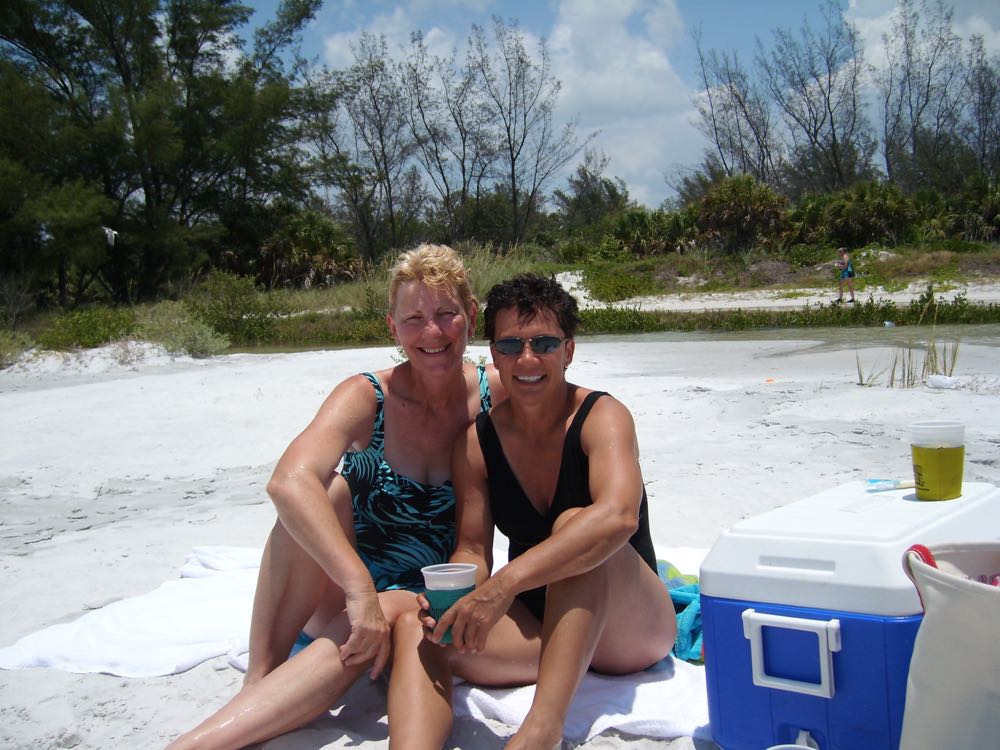 Flying Dog Tire Bite Golden Ale - Flying Dog Brewery, Frederick alcohol collectible - Main Image 2