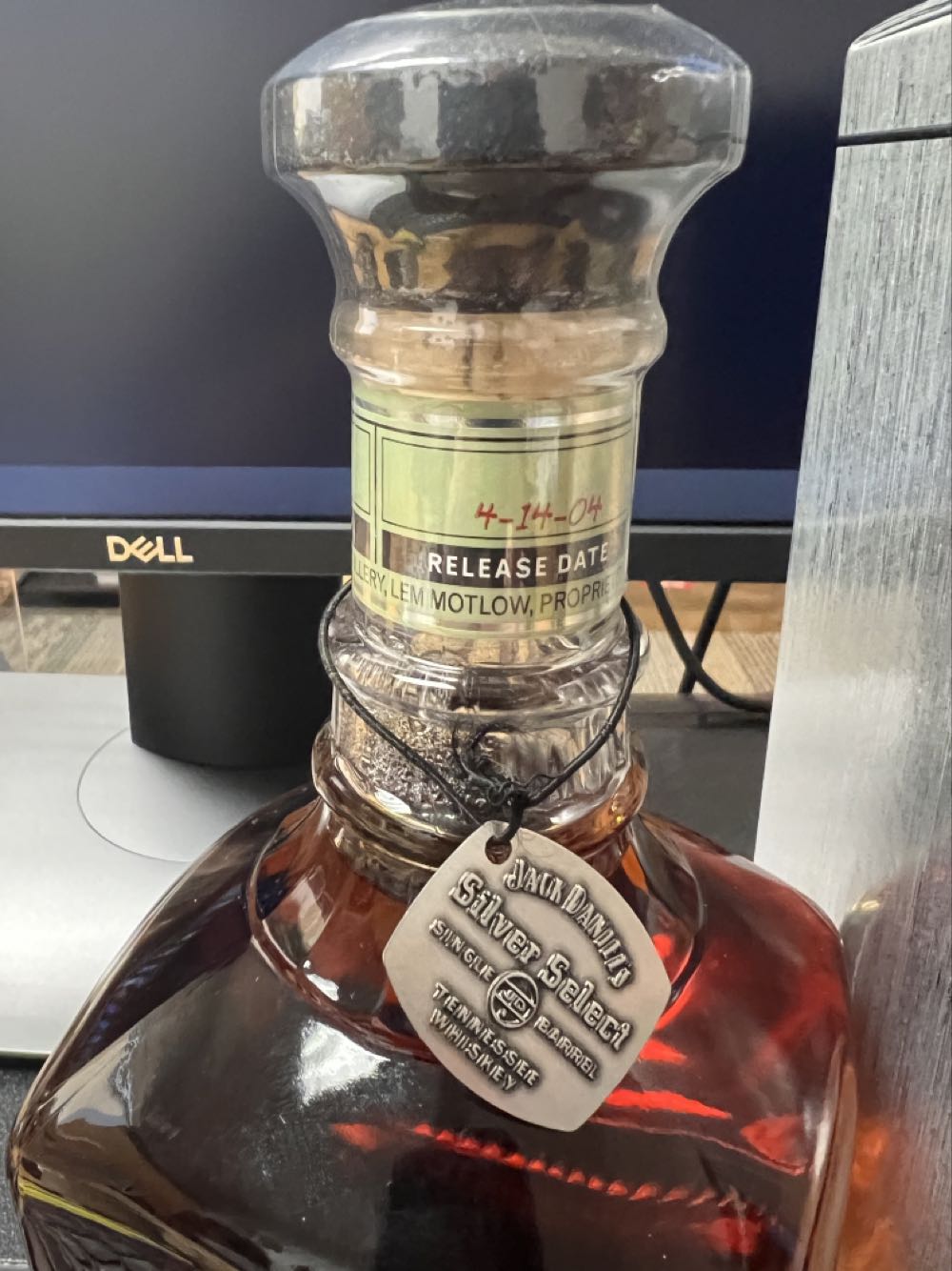 Silver Select Single Barrel 2004 - Jack Daniel Distillery (750 mL) alcohol collectible - Main Image 3