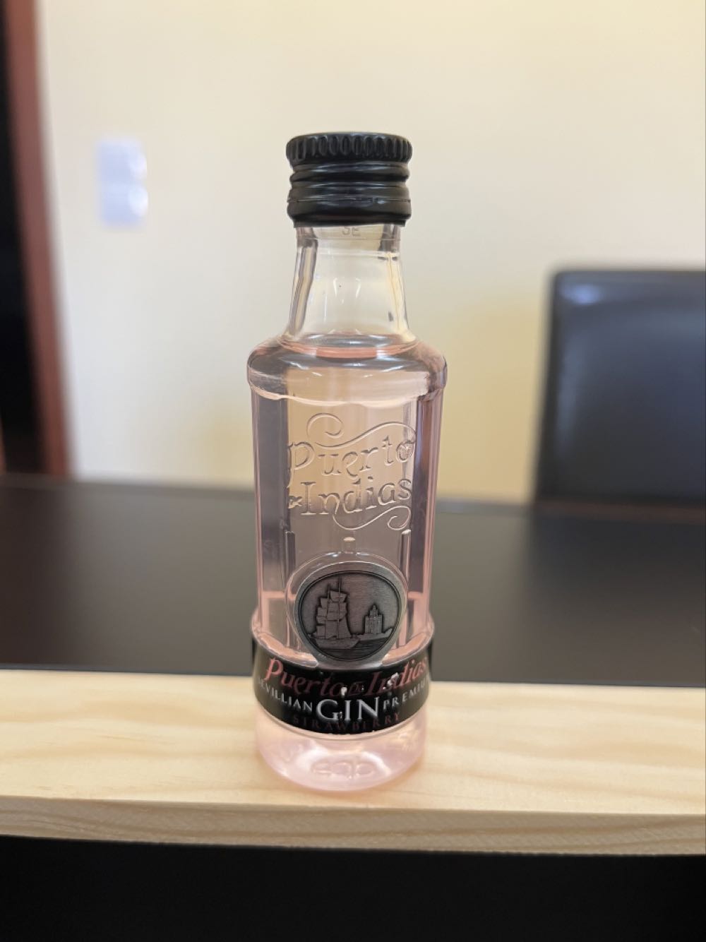 Puerto De Indias  (50 mL) alcohol collectible - Main Image 2