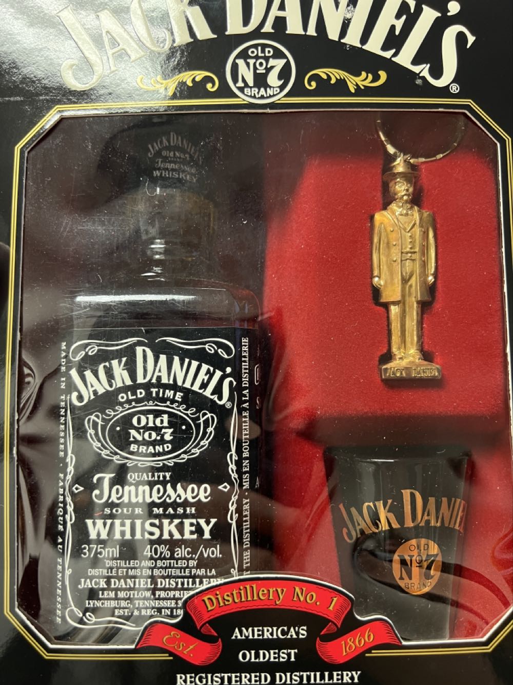 Set Black Label & Key Chain - Shot Glass - Jack Daniel Distillery (375 mL) alcohol collectible [Barcode 082184084694] - Main Image 4