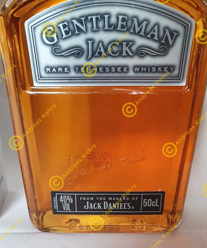 Gentleman Jack mit Box - Jack Daniels Distillery (500 mL) alcohol collectible [Barcode 5099873001066] - Main Image 3