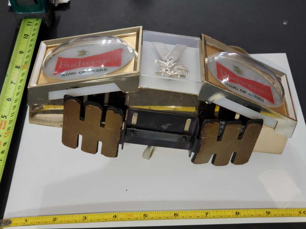 Budwieser Lighted sign  alcohol collectible - Main Image 2