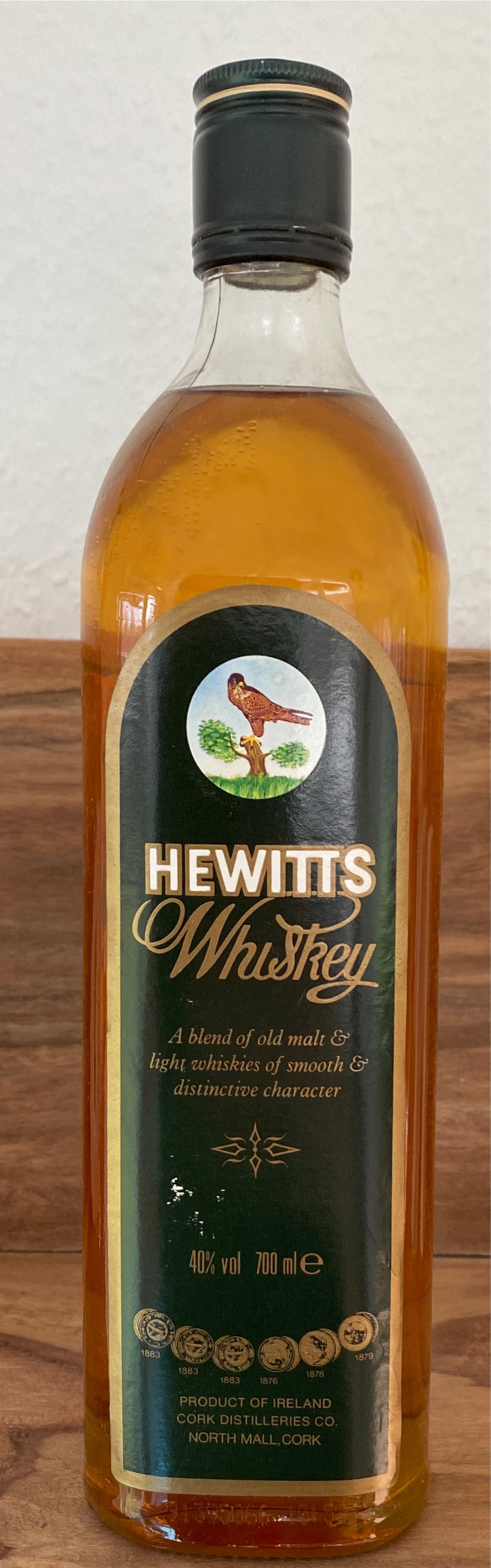 Hewitts Whiskey - Cork Distillery, Ireland (700 mL) alcohol collectible [Barcode 5011007008123] - Main Image 2
