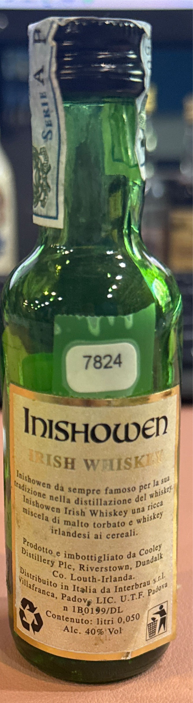 Inishowen - Andrew A.Watt & Co (700 mL) alcohol collectible [Barcode 5099357002206] - Main Image 3