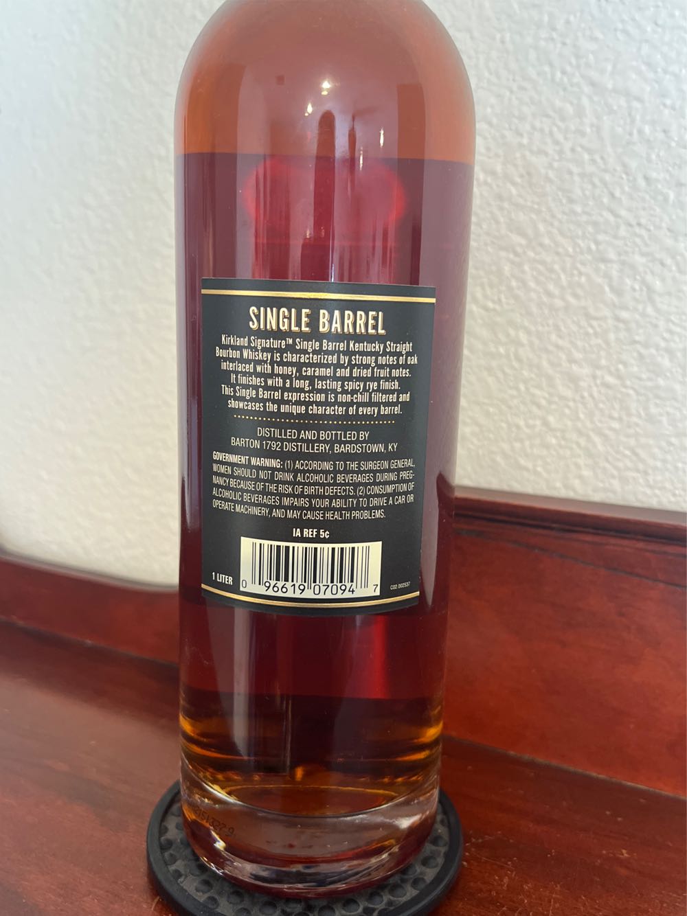 Kirkland Signature Single Barrel Bourbon - Barton 1792 Distillery (1 L) alcohol collectible [Barcode 096619070947] - Main Image 3