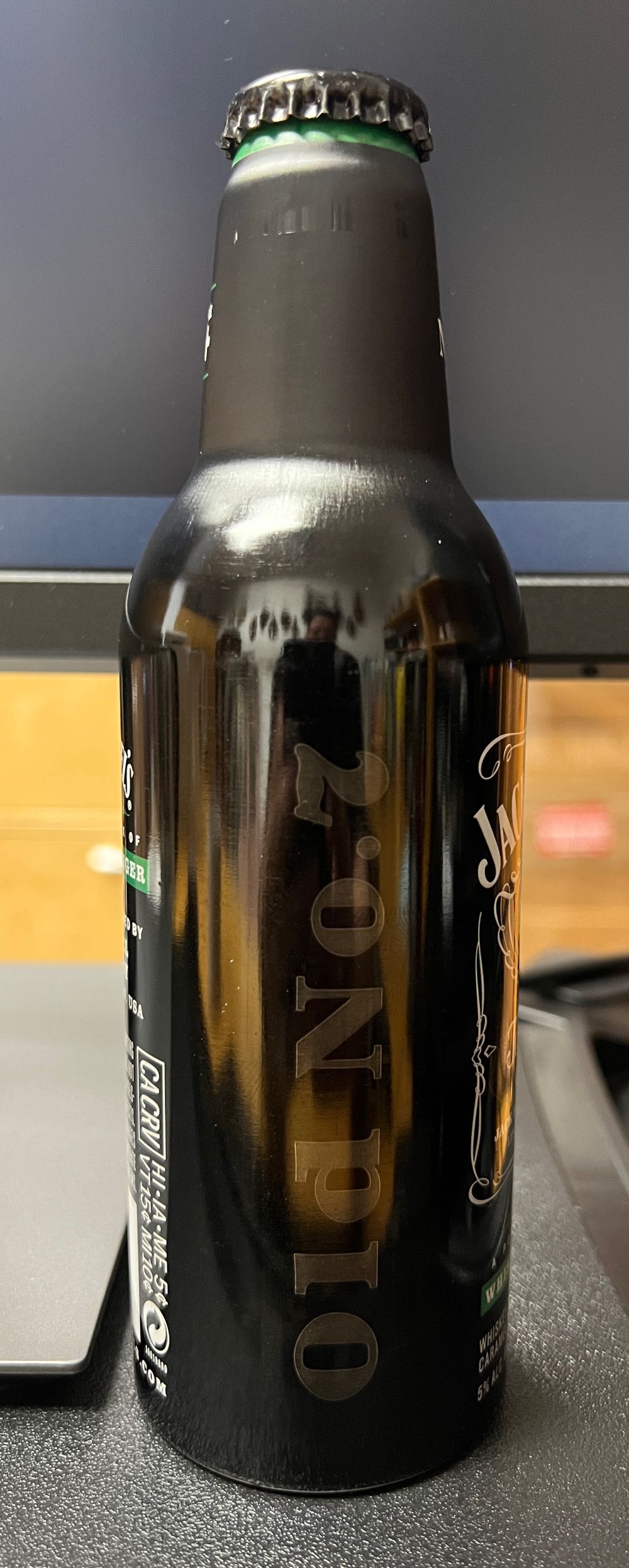 Wiskey & Ginger Metal Bottle - Jack Daniel Distillery (355 mL) alcohol collectible [Barcode 082184000250] - Main Image 2