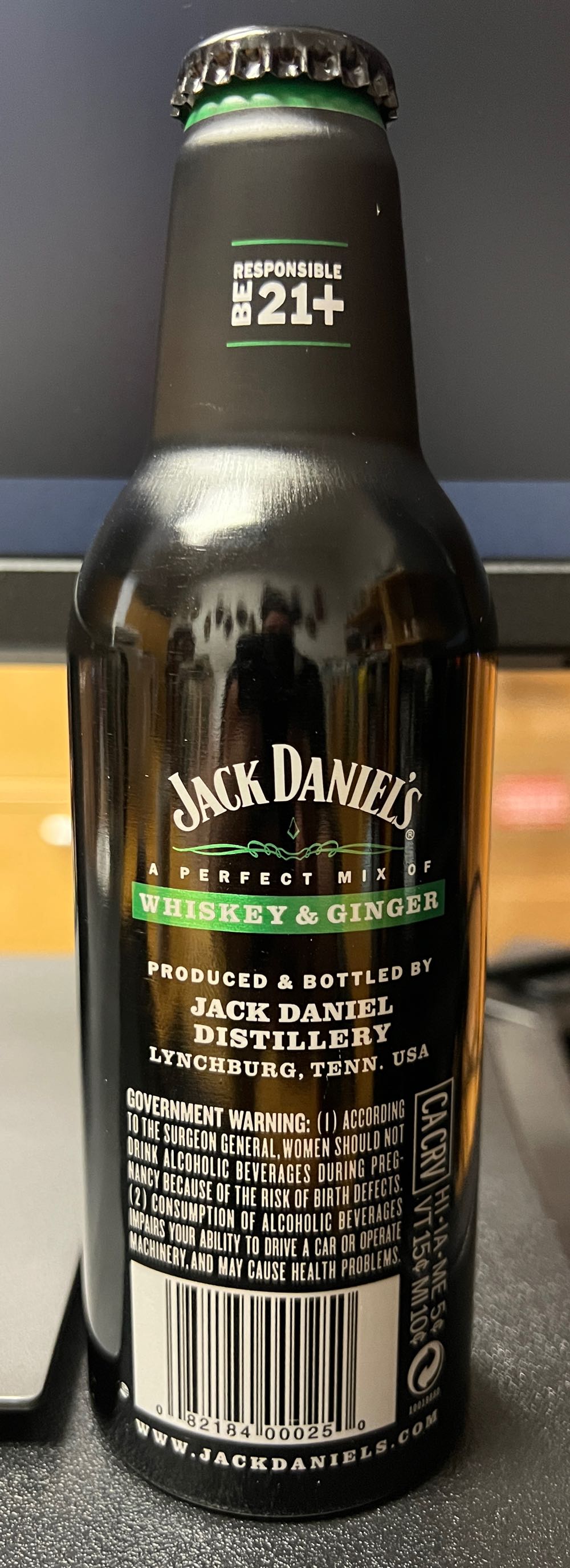 Wiskey & Ginger Metal Bottle - Jack Daniel Distillery (355 mL) alcohol collectible [Barcode 082184000250] - Main Image 3