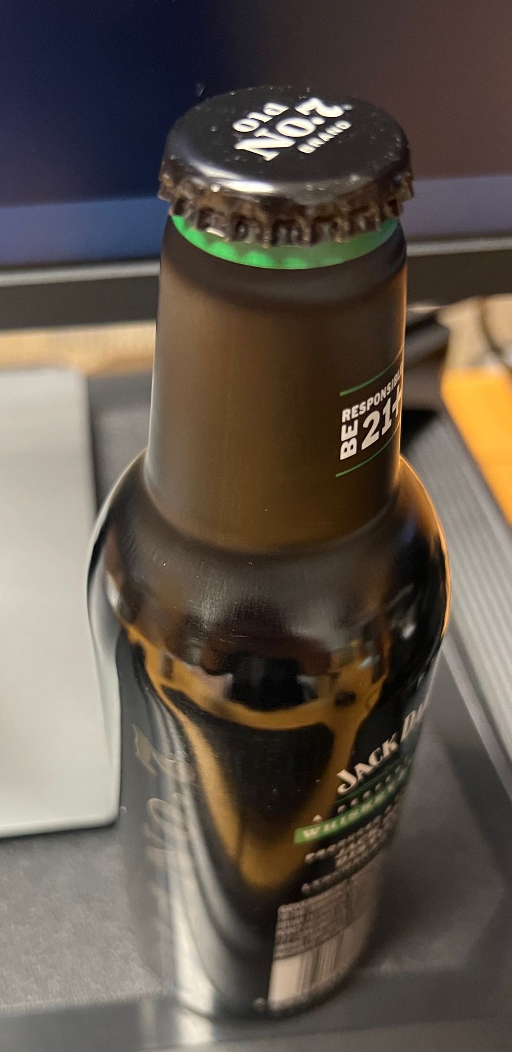 Wiskey & Ginger Metal Bottle - Jack Daniel Distillery (355 mL) alcohol collectible [Barcode 082184000250] - Main Image 4