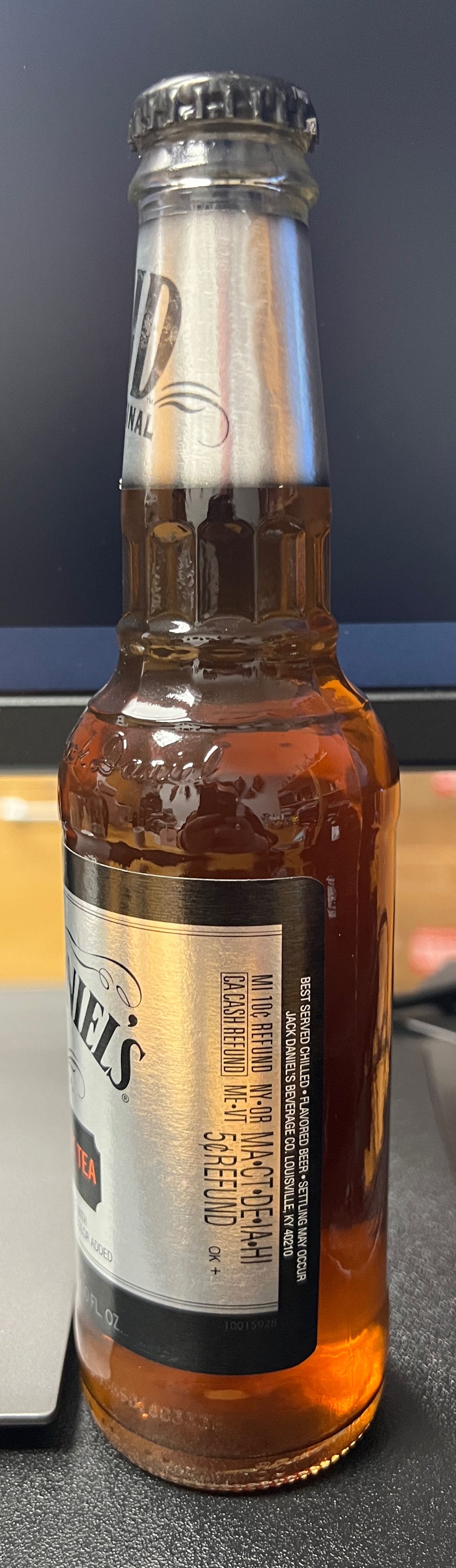 Jack’s Sweet Tea - Jack Daniel Distillery (10 FL OZ) alcohol collectible [Barcode 082184036747] - Main Image 3