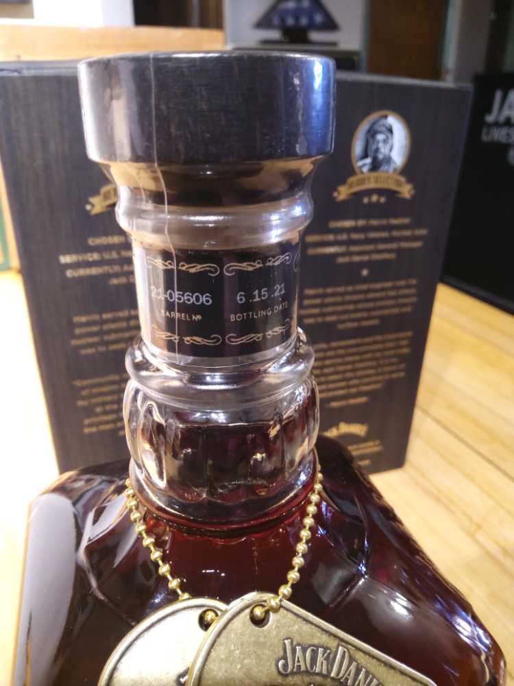 Single Barrel Barrel Proof Heros Selection - Jack Daniel Distillery (750 mL) alcohol collectible [Barcode 082184002100] - Main Image 2